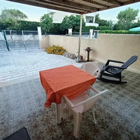 アパート Con Parcheggio Privato E Giardino *