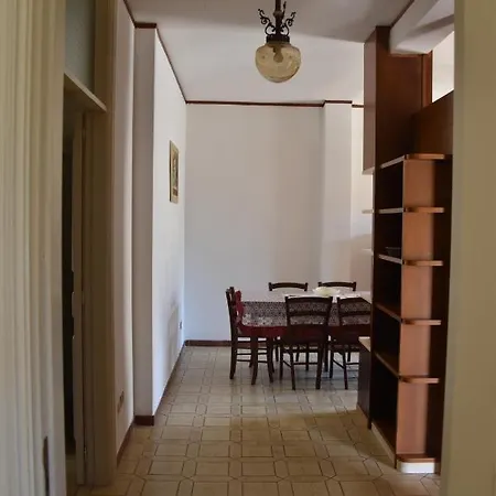 Con Parcheggio Privato E Giardino アパート